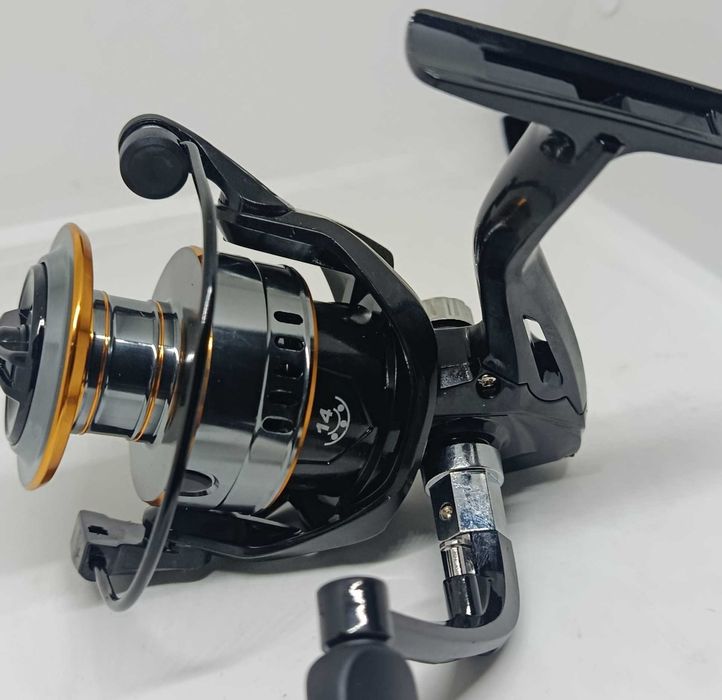 Kołowrotek spinningowy FR HE3000