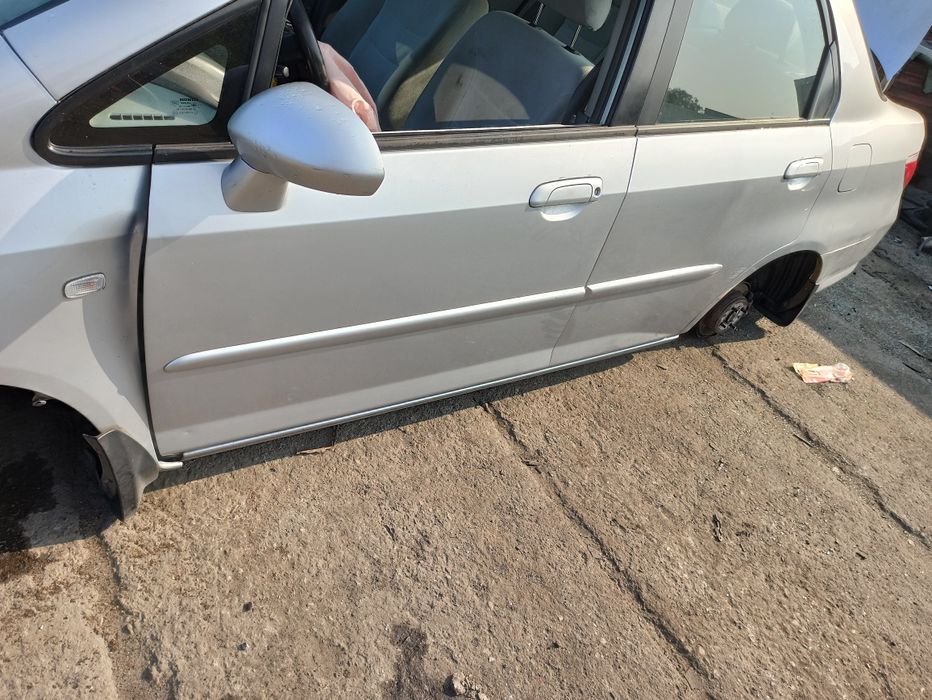 Honda City zderzak tył drzwi prawe lewe przód NH700M sedan