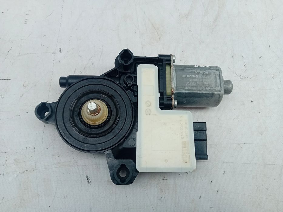 Motor vidro frente direito VOLKSWAGEN T-Cross