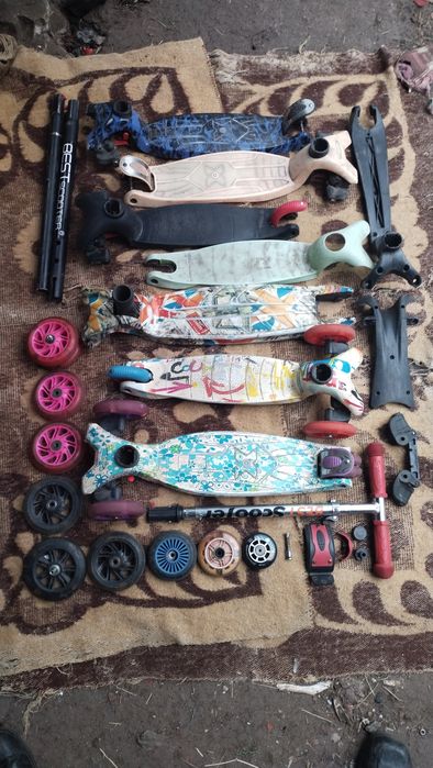 Самокати дитячі на запчастини.