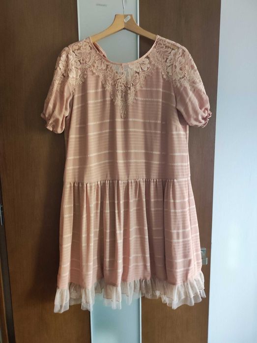 Morelowa sukienka YAS