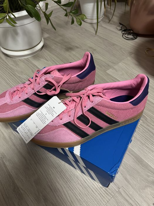 Кросівки Adidas жіночі