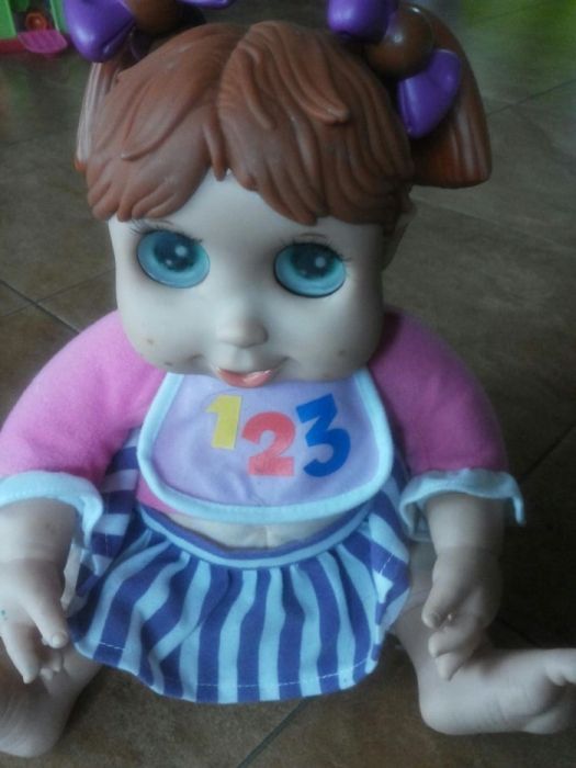 Lalka mówiąca ucząca