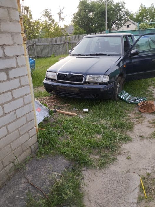 Авто на ходу сів по їхав