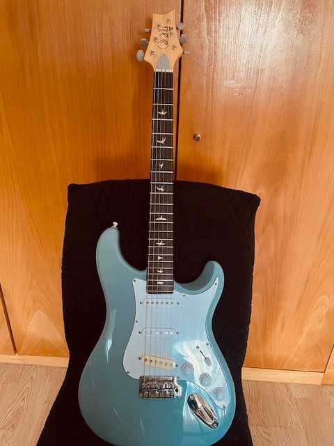 PRS SE Silver Sky