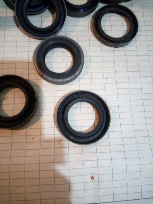 Сальник полуоси 2108 правый