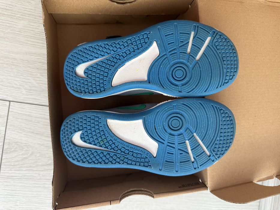 Продам оригінальні кросівки Nike дитячі