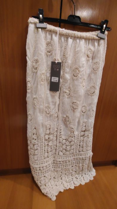 Saia feminina com renda