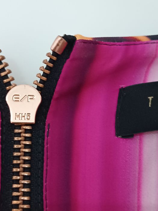 Vestido Ted Beker novo