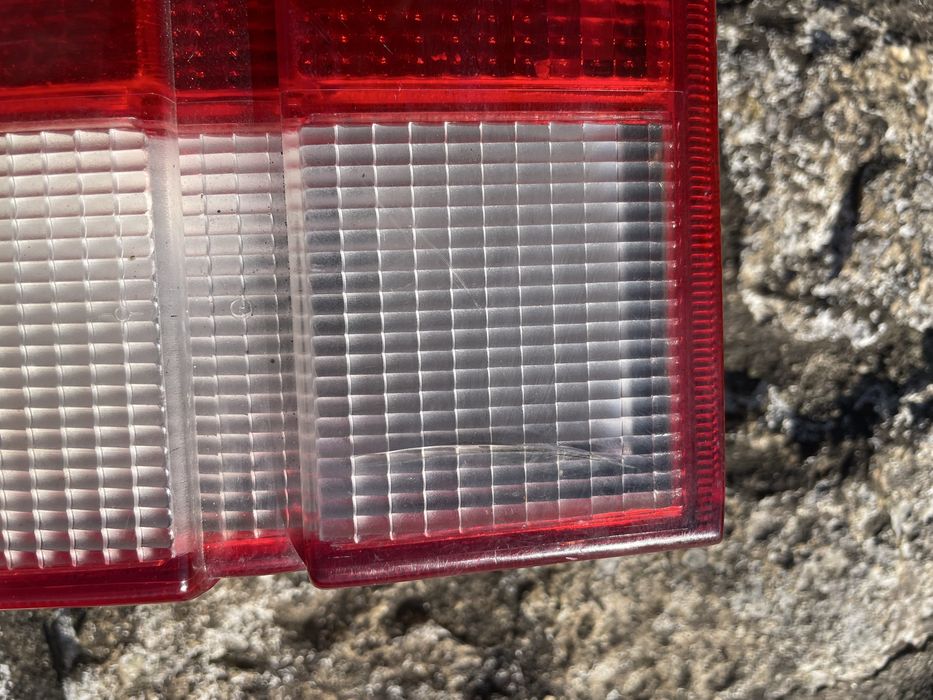 Farolim direito (lado pendura) bmw 316 e30