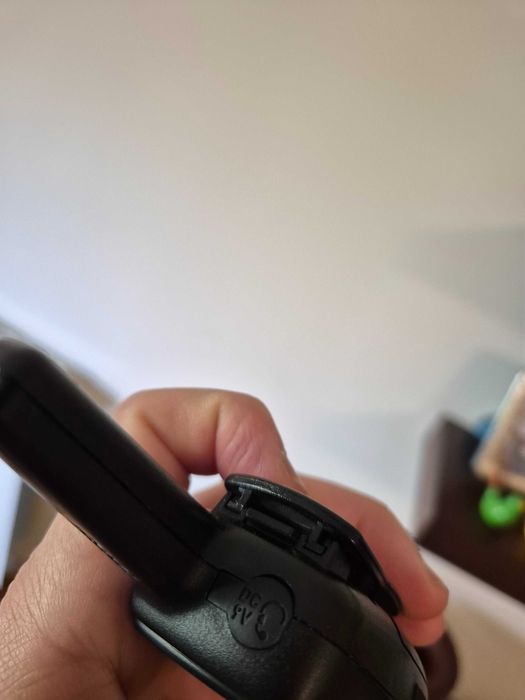 Pair of Walkie-Talkies with Up to 5 km Range, Japanese-Made64354225606401123