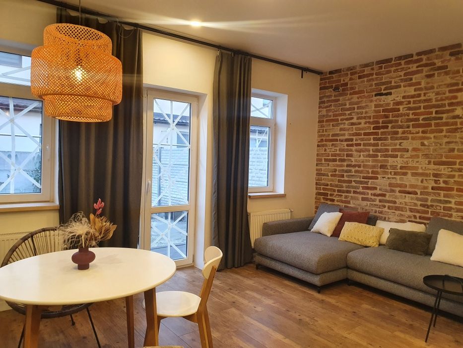 Без комиссии!Продам таунхаус на Большой Даниловке с ремонтом и мебелью