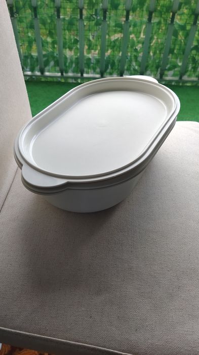 Tupperware da esquerda