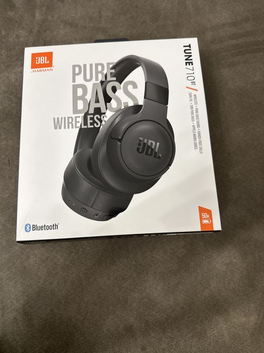 Наушники JBL.