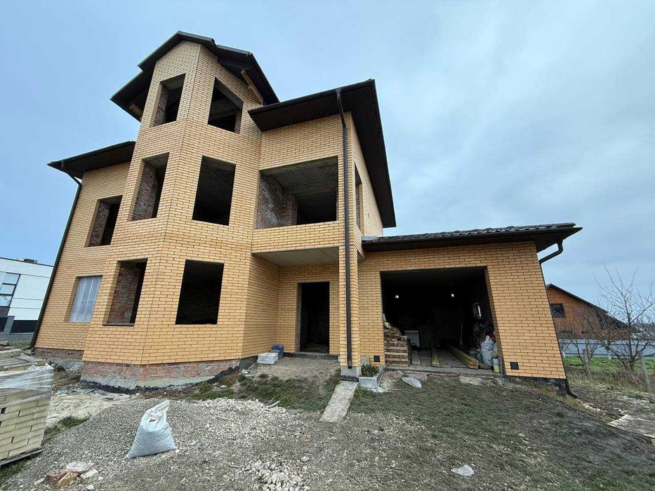 Будинок с.Байківці, 290 м2 та 7 сот ділянка.