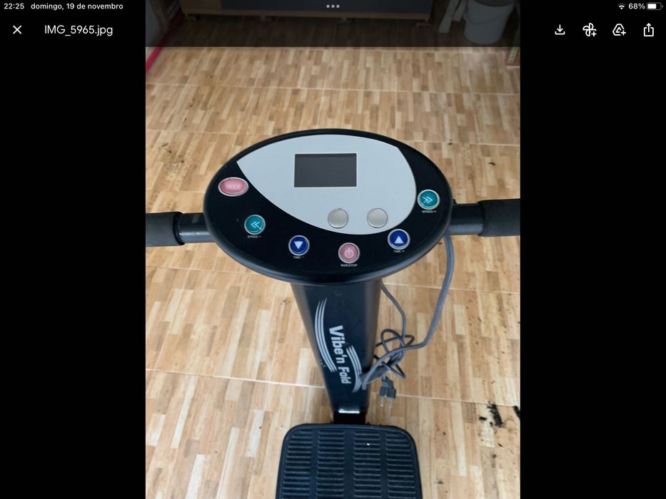 Vibrating Platform Exercise Machine440759964402995200