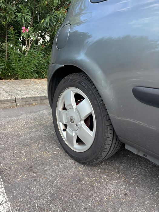 Renault Clio II 1.5 dCi 82 CV • Comercial • 2003