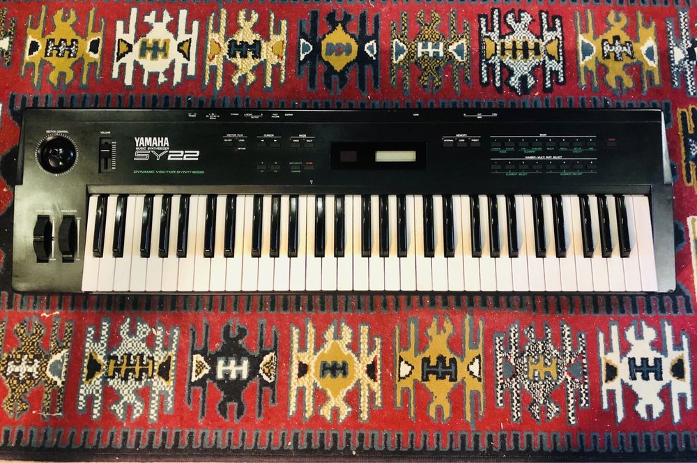 Sintetizador vintage Yamaha SY22