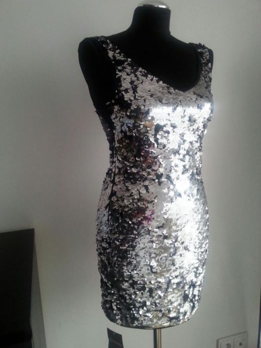 Cekinowa sukienka mini