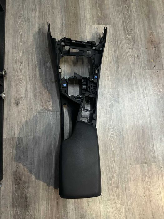 Apoio braço BMW F30 / F31 / F32 / F36