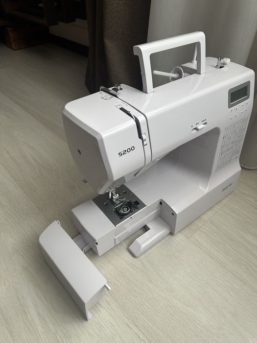 Швейна машинка iSew S200