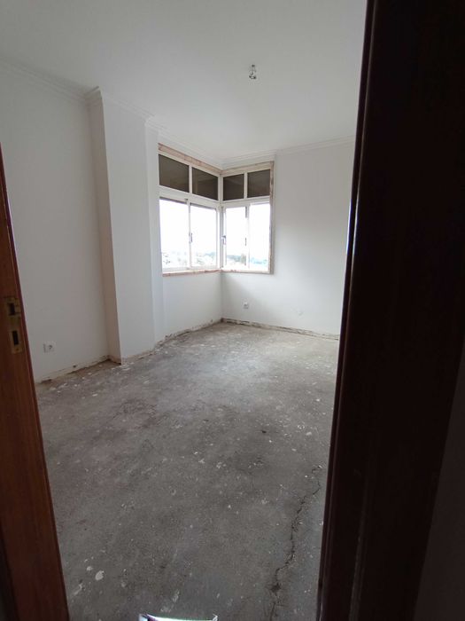 Remodelações, reparações, instalações e OUTROS