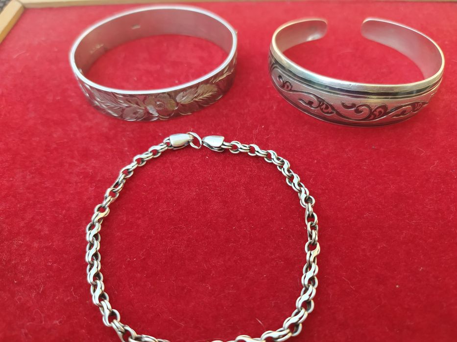 Продам серебряные изделия.