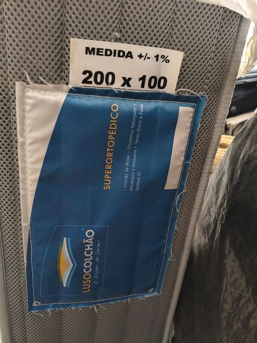 Colchão de solteiro com pouco uso