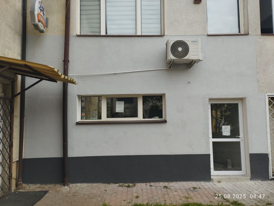 Lokal handlowo -usługowy do wynjęcia Al.Armii Kranowej 25A