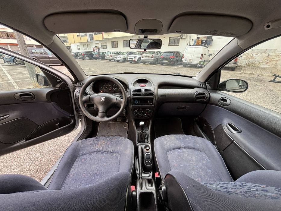 Peugeut 206 com 170mil kms