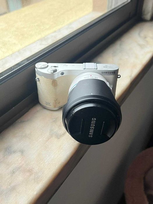 Samsung NX 300 - Máquina Mirrorless em bom estado