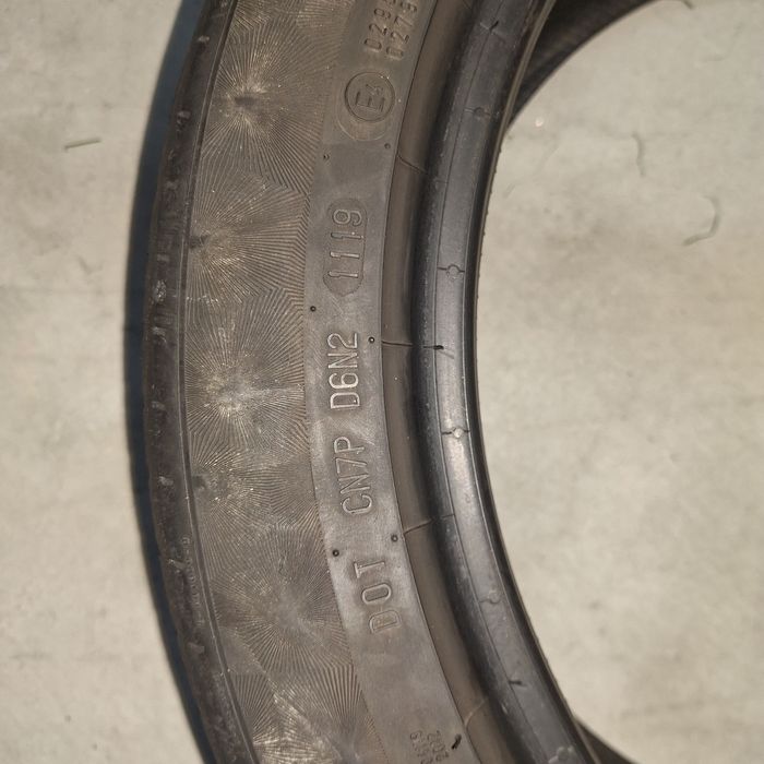 Pneu  Continental  205/50 R17 V