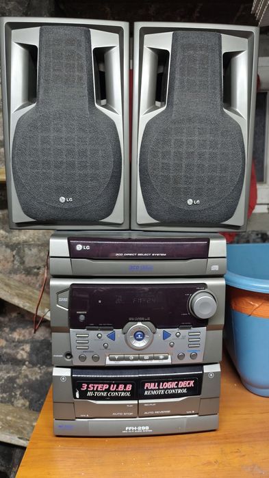 Wieża LG z głośnikami