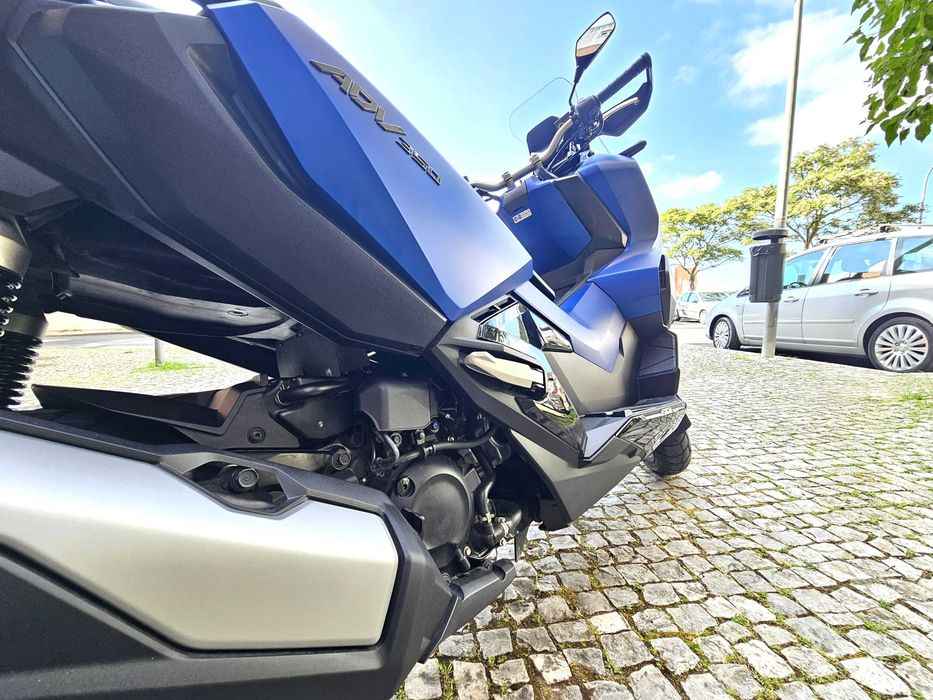 Honda ADV 350 de 2024 com apenas 10.600 kms e com garantia da marca