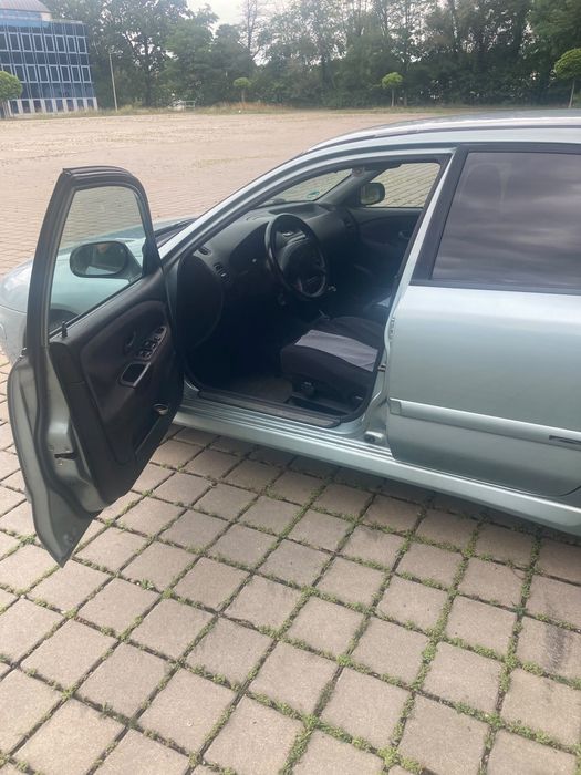 Mitsubishi charisma