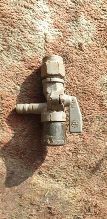 Stary kranik do paliwa PZL