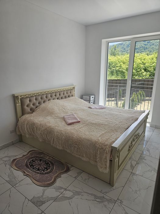 Квартира із приватною ділянкою,  у новобудові