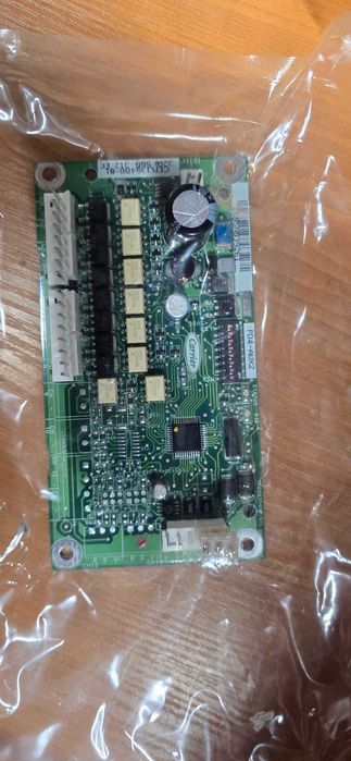 Carrier Chiller PCB AUX2 Fan Board
