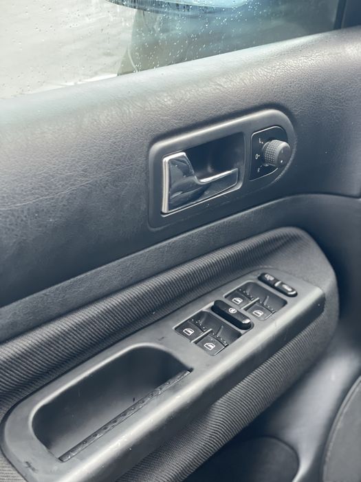 Volkswagen Golf IV 2000р 1.6mpi автомат газ/бензин