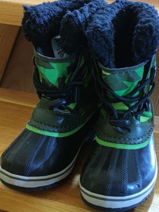 Продам сапоги детские зимние Sorel