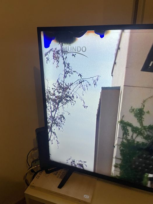 TV hisense com defeito na tela  50”