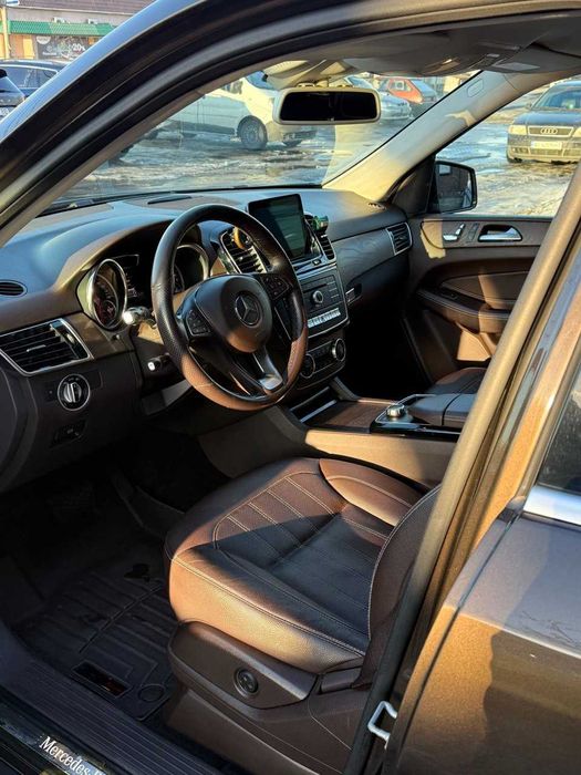 продам власний офіційний автомобіль !!!