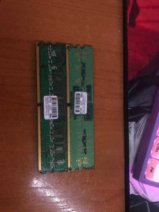 Samsung DDR2 512MB PC2-4200U (2 планки)
