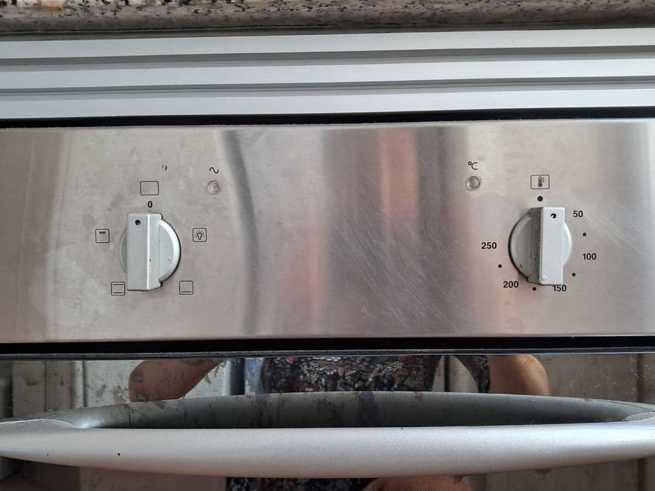 Placa elétrica + forno de marca Airlux