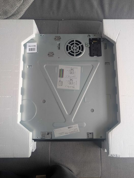 Індукційна варильна поверхня Bosch PIF651FB1E