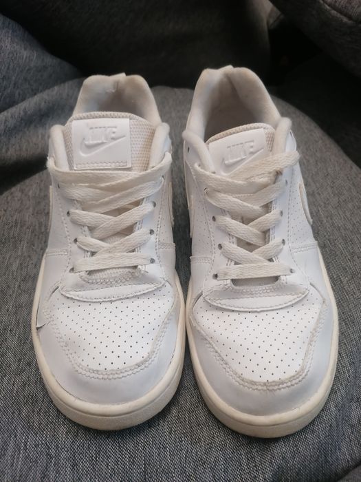Nike court borough 36
