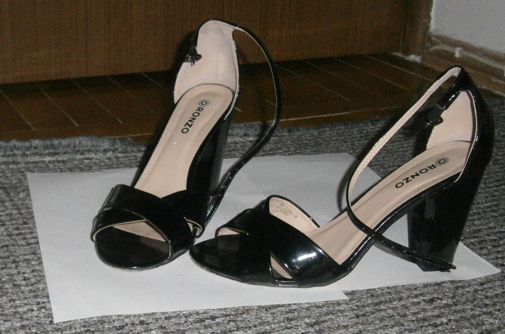 Босоніжки жічночі