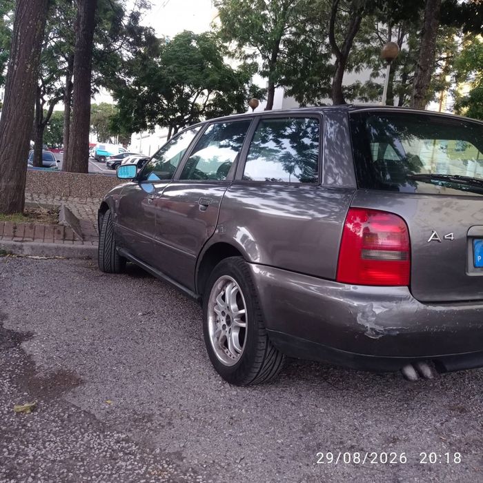 Vendo Audi A4  1.9 foto 2