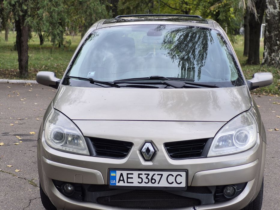 Продам Renault Grand Scenic
