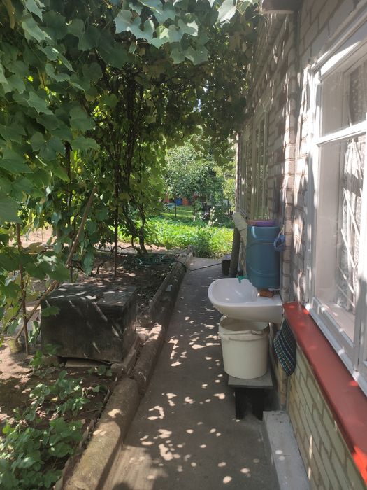 Продається дача в смт.Браїлів